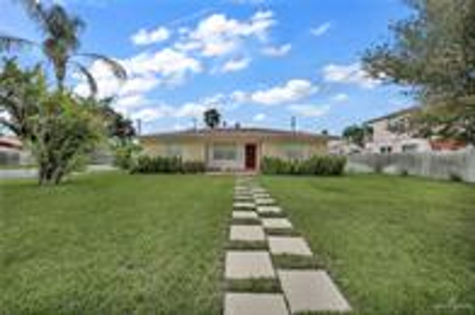 McAllen House: 1001 N 15th St