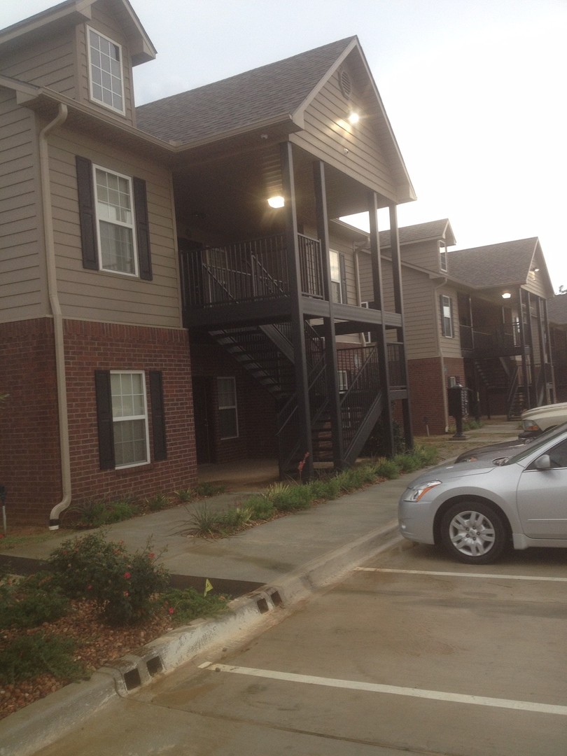 Ada Apartment: 2200 East Arlington