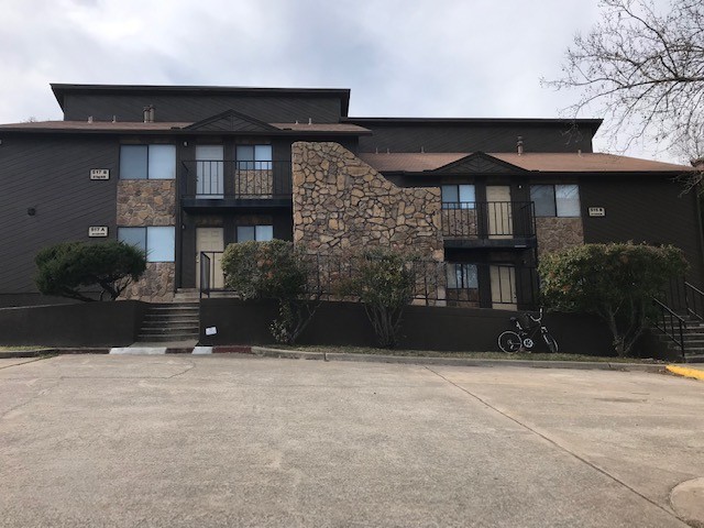 Ada Apartment: 1207 E 15th