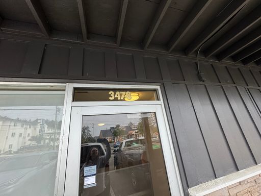Commercial Space for Lease in Lincoln City!