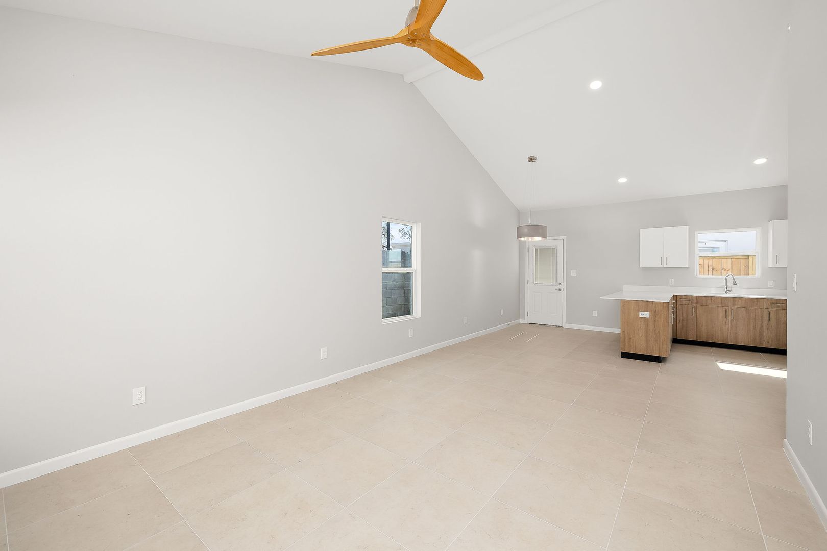 Weslaco Apartment: 708 Oriole Rd