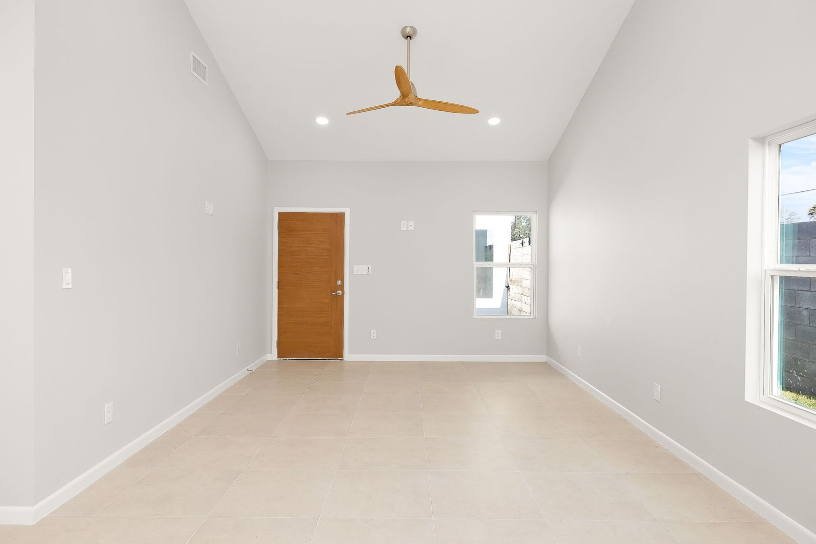 Weslaco Apartment: 800 Oriole Rd
