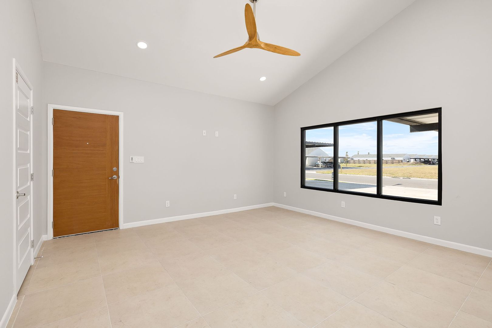 Weslaco Apartment: 612 Oriole Rd