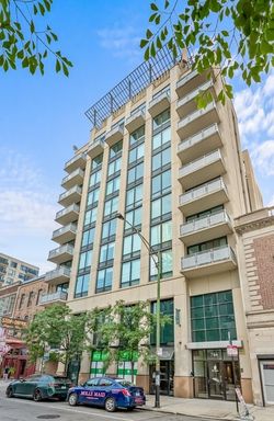 2 Bed 2 Bath Bright Corner Penthouse with Private Balcony & City Views – photo 1