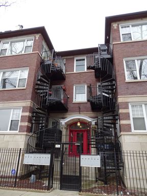 Andersonville/Edgewater 2 bed 1 bath with In unit washer/dryer near public transportation – photo 1