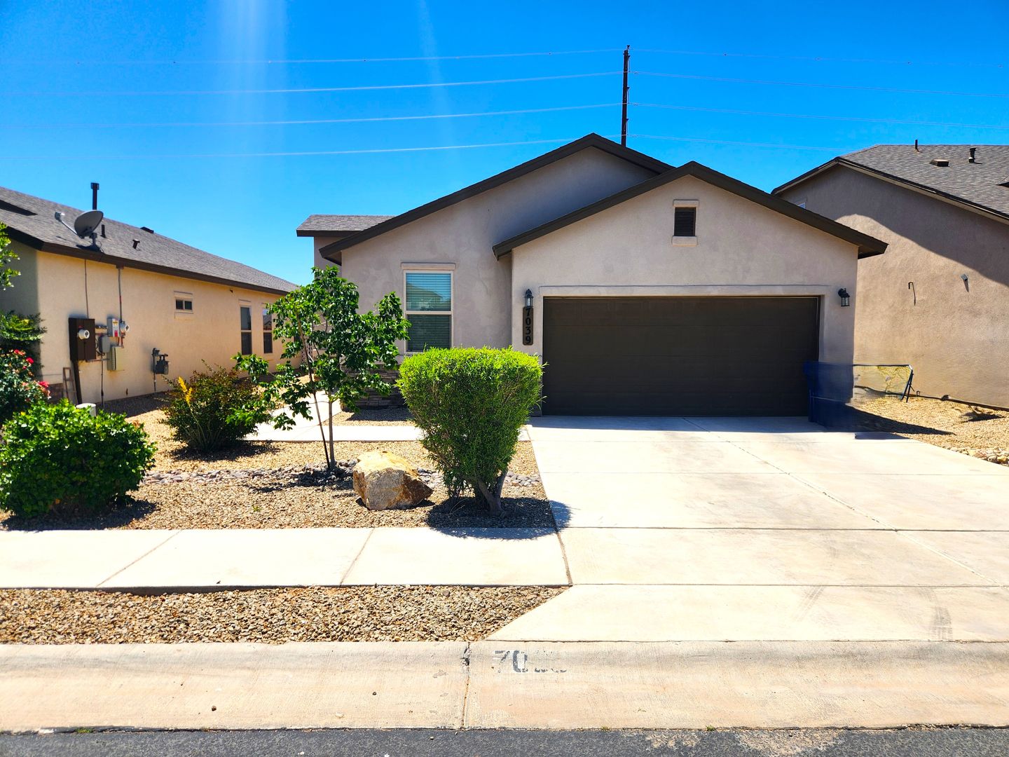 Las Cruces House: 7039 Chaco
