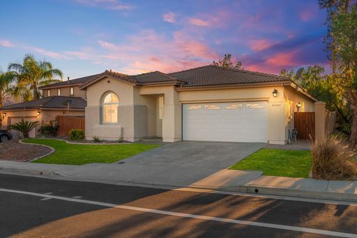 Single story 3 bedroom/2 bath Temeku Community ready for immediate move in! – photo 1