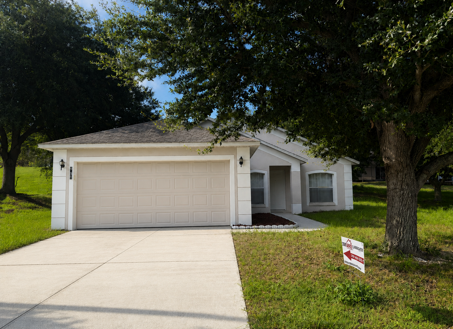 Minneola House: 985 Scenic View Circle