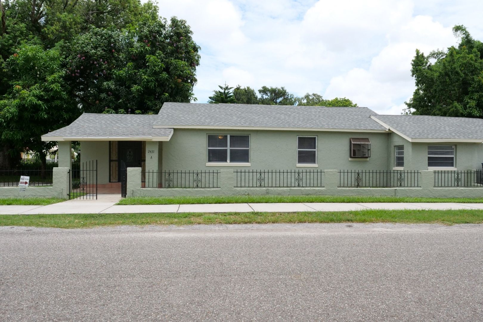 Orlando House: 2431 S Brown Ave