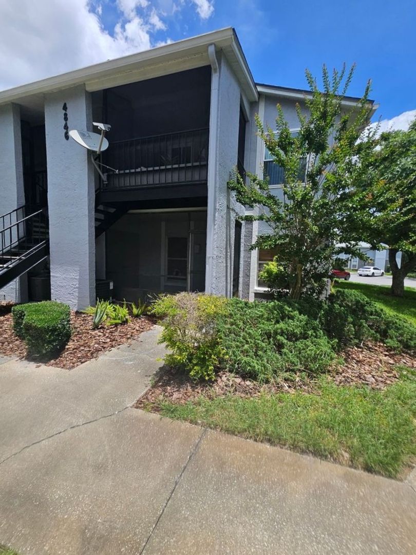 Orlando House: 4846 S. Semoran  Ave