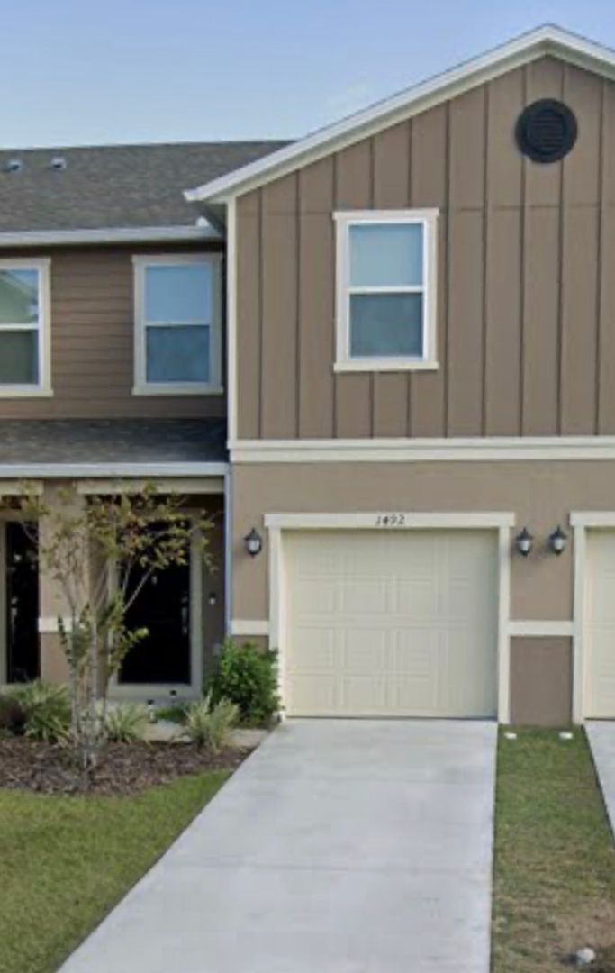 Davenport House: 1492 Mirabella Cr.