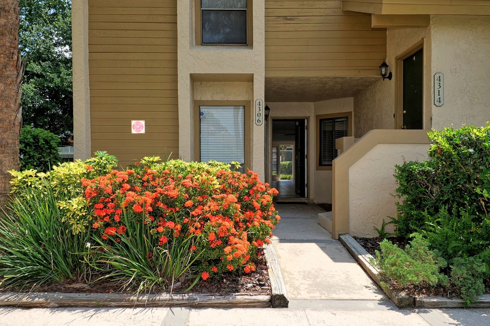 Orlando House: 4306 Middlebrook Rd.