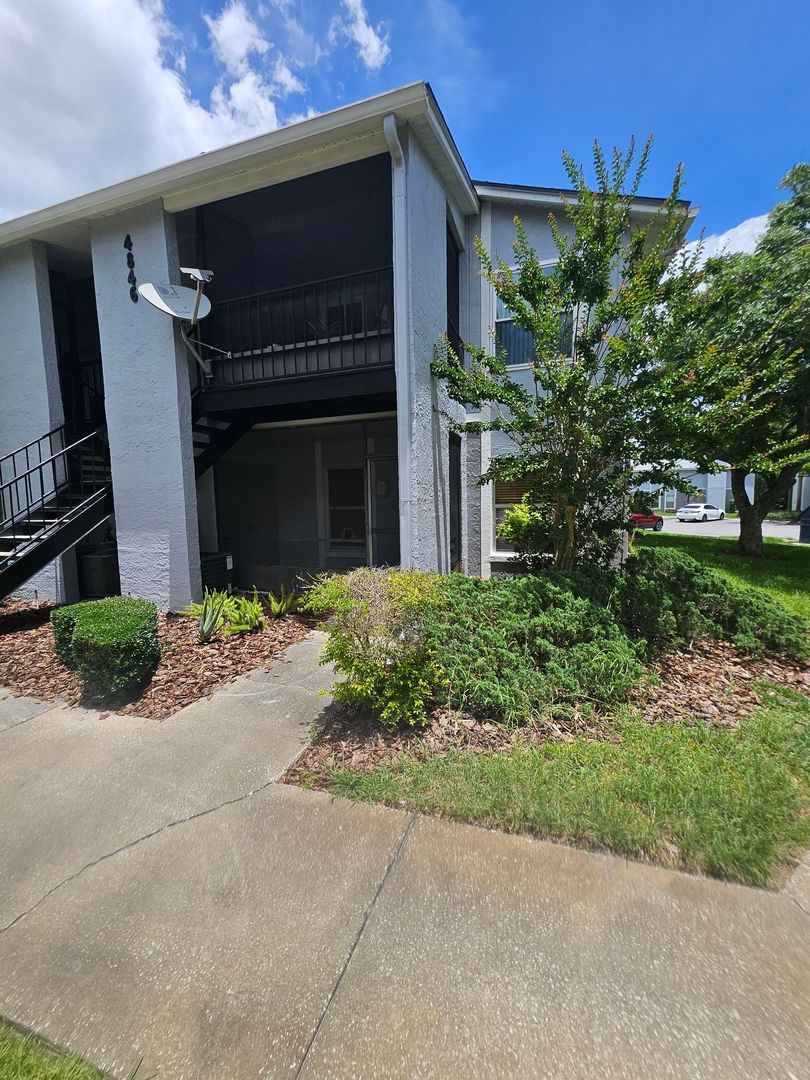 Orlando House: 4846 S. Semoran  Ave