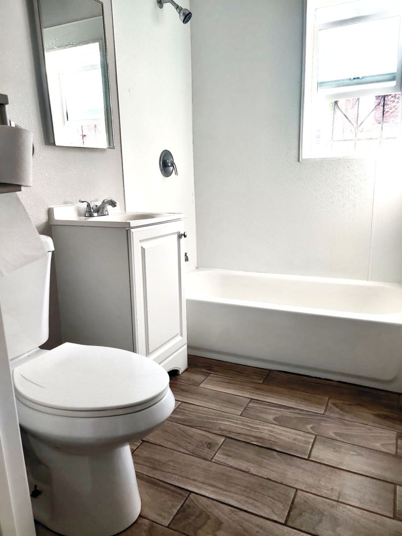 San Bernardino Apartment: 901 N Arrowhead Ave