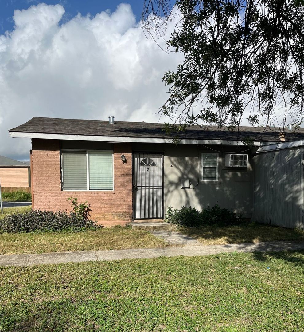 San Antonio Apartment: 7115 Glen Terrace