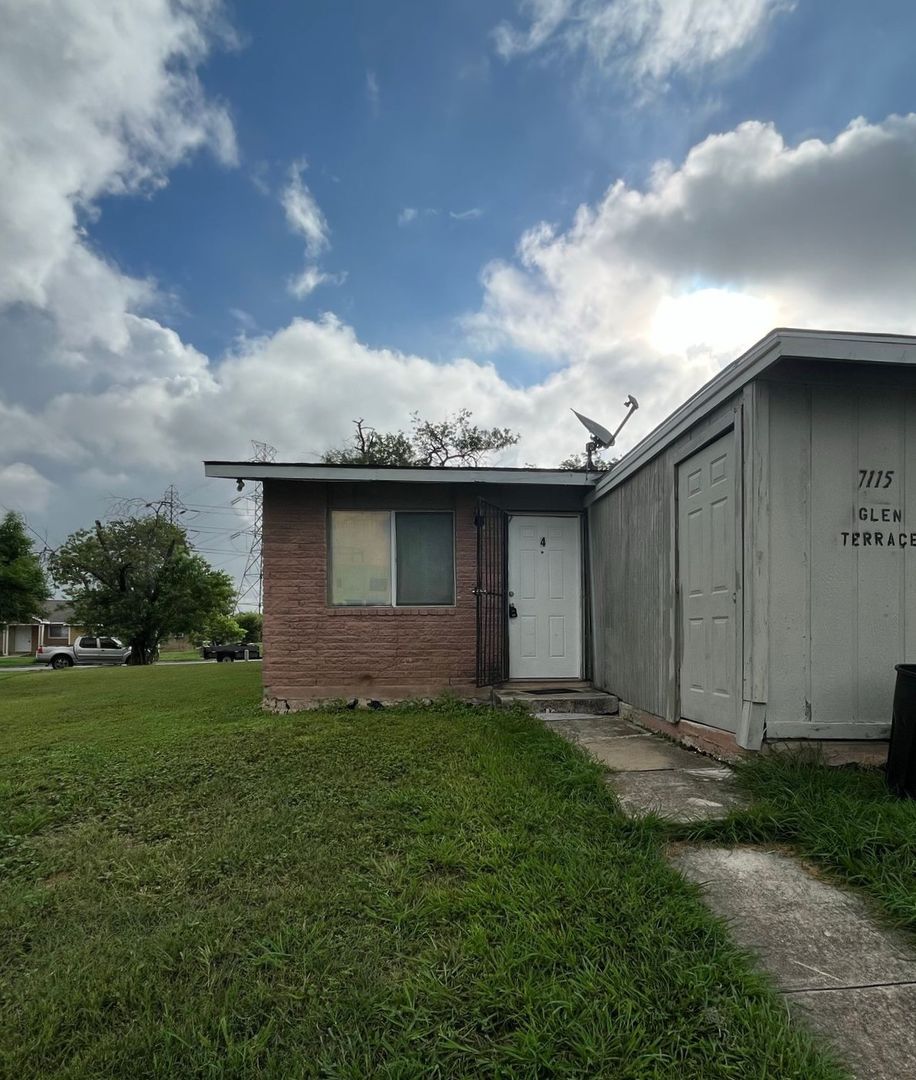 San Antonio Apartment: 7115 Glen Terrace