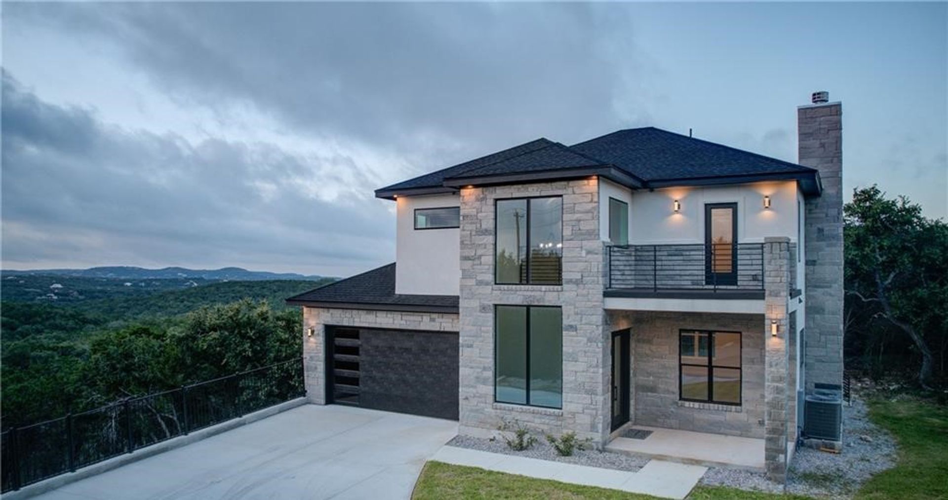 Fischer House: 320 Flanders