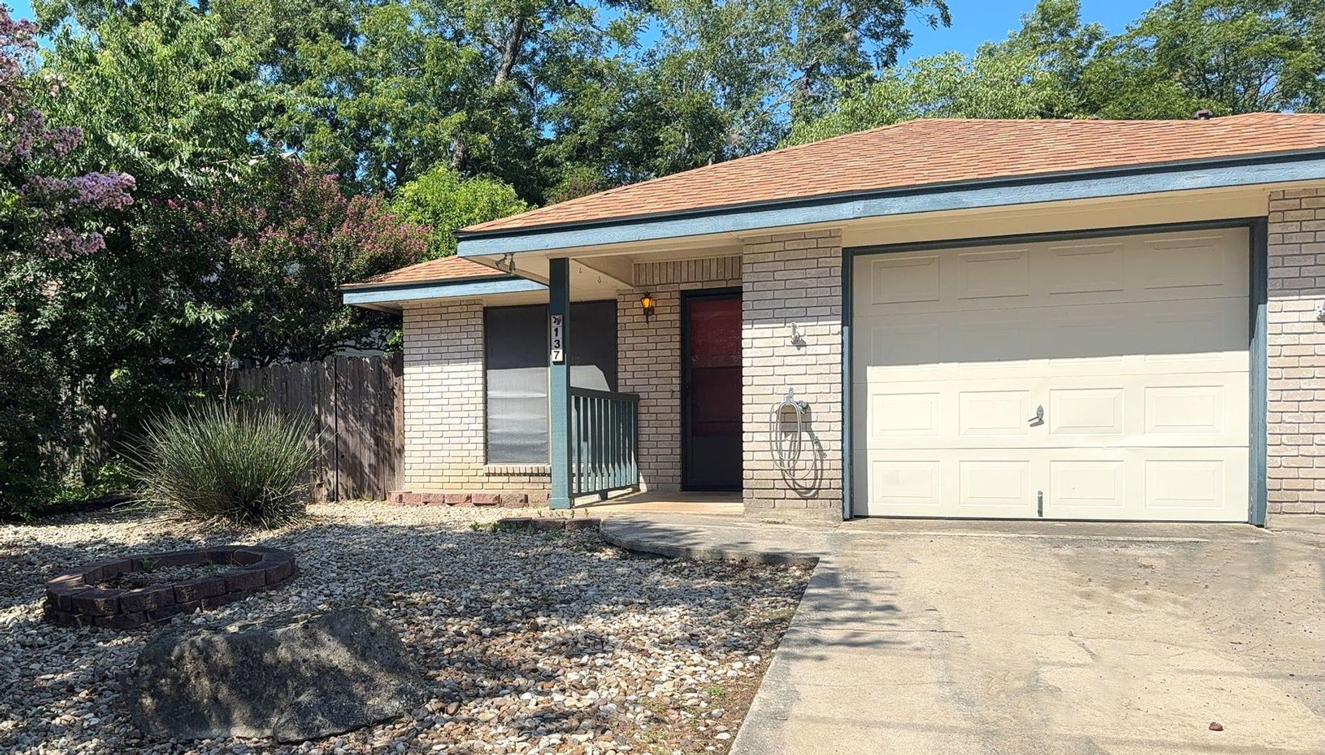 Boerne House: 137 Cibolo Creek Dr