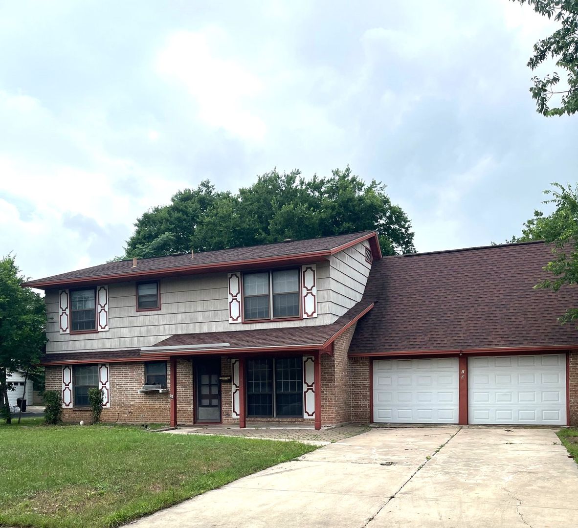 Schertz House: 136 Valley Oak Dr