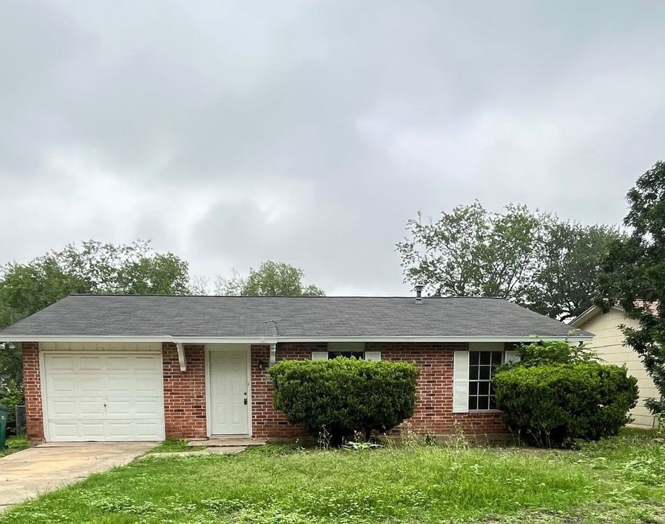 San Antonio House: 7607 Sage Oak St