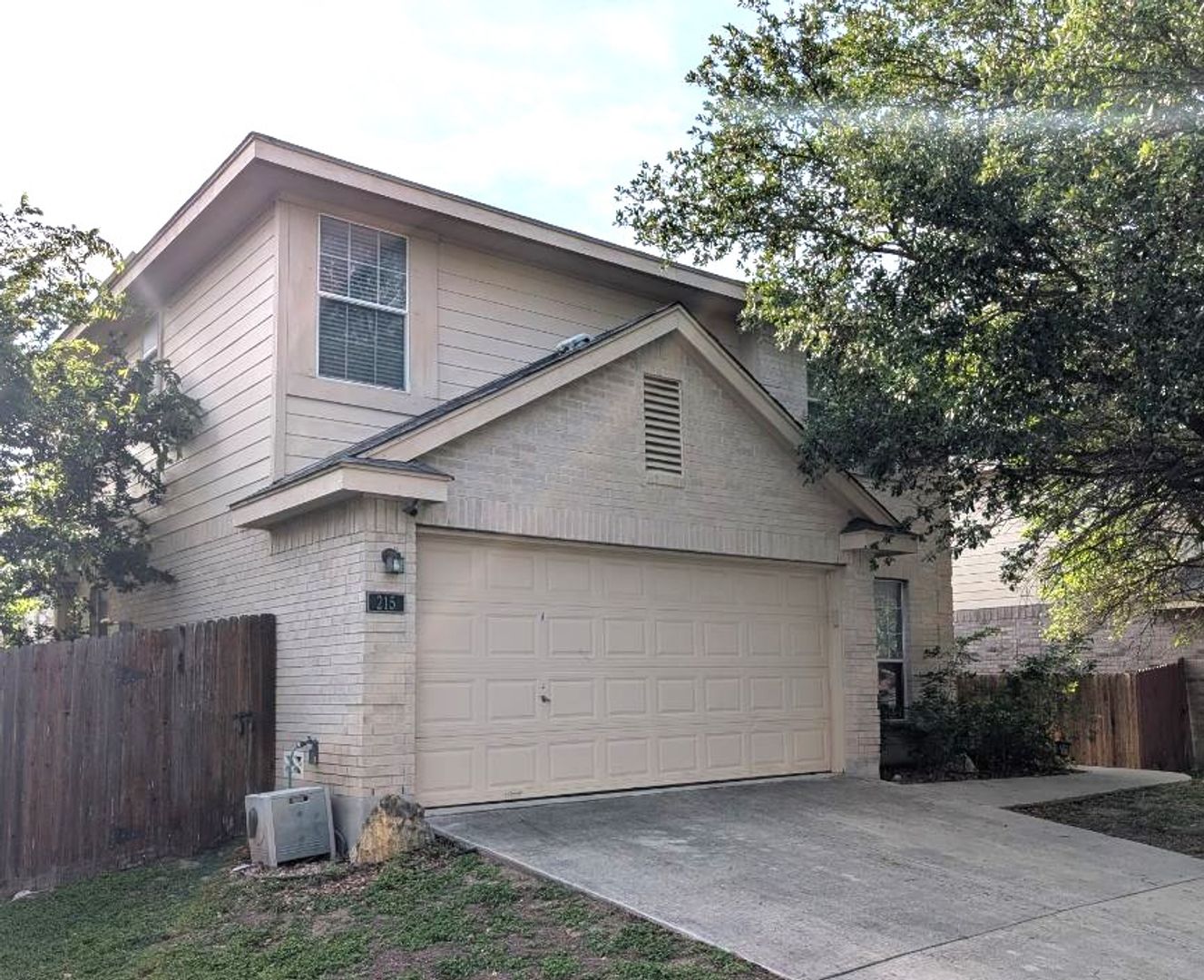 San Antonio House: 215 Bright Chase
