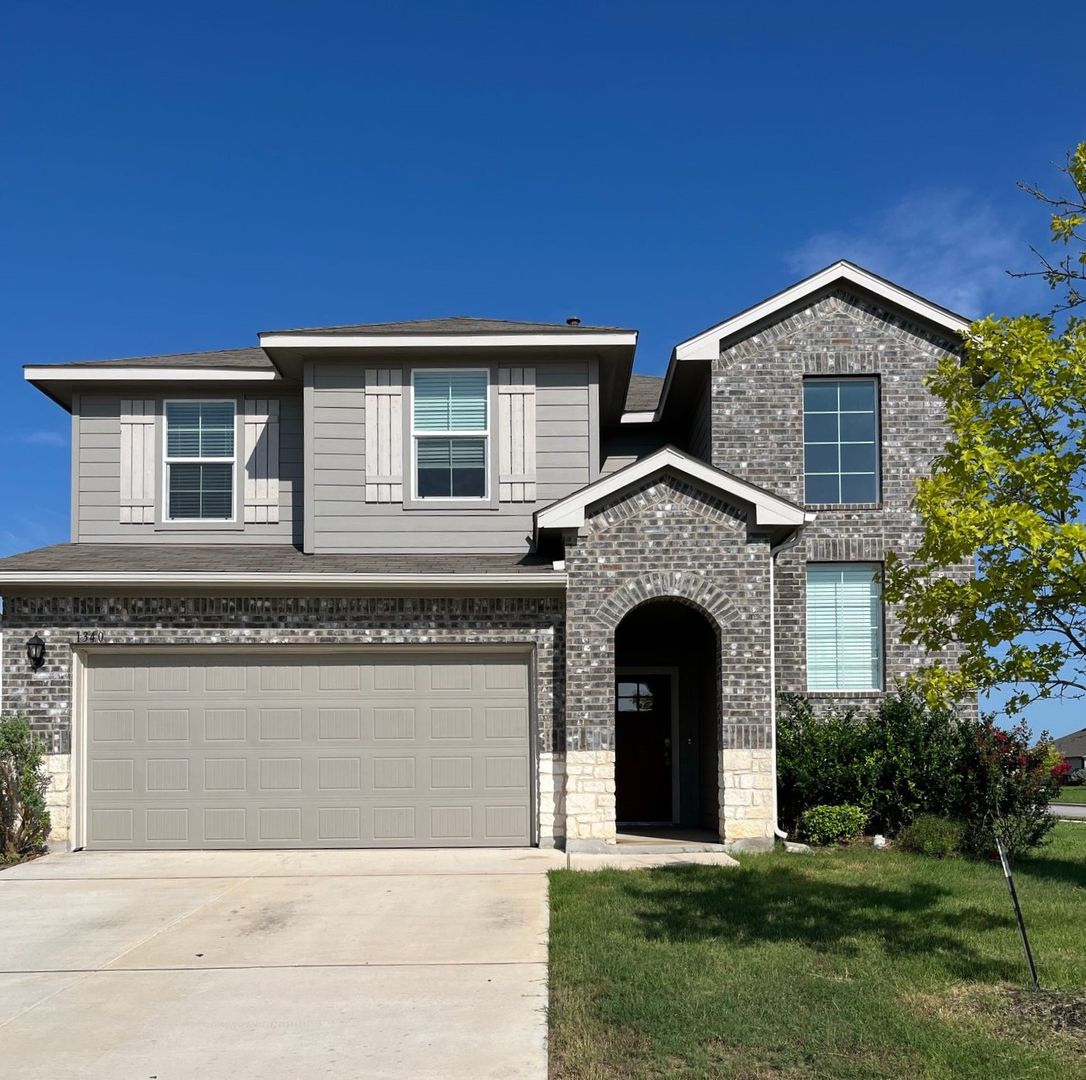 Seguin House: 1340 Redwood Crk