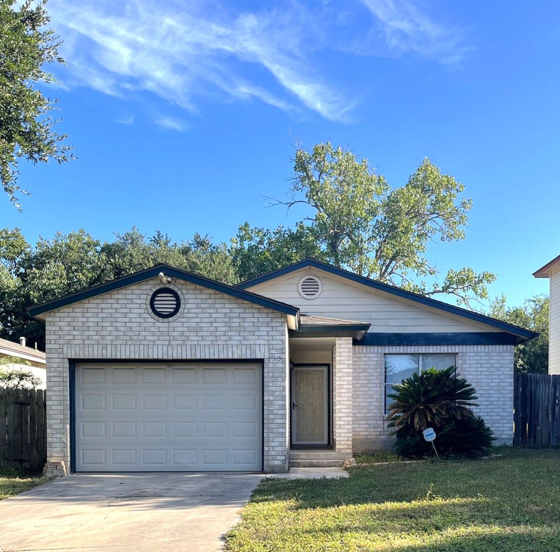San Antonio House: 7319 Huntsman Run Dr