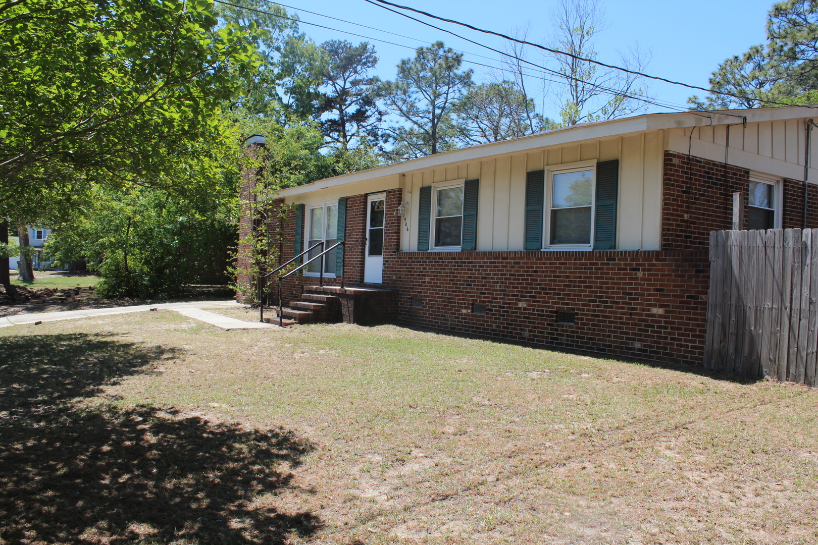 Fayetteville House: 1906 Saint Paul Avenue