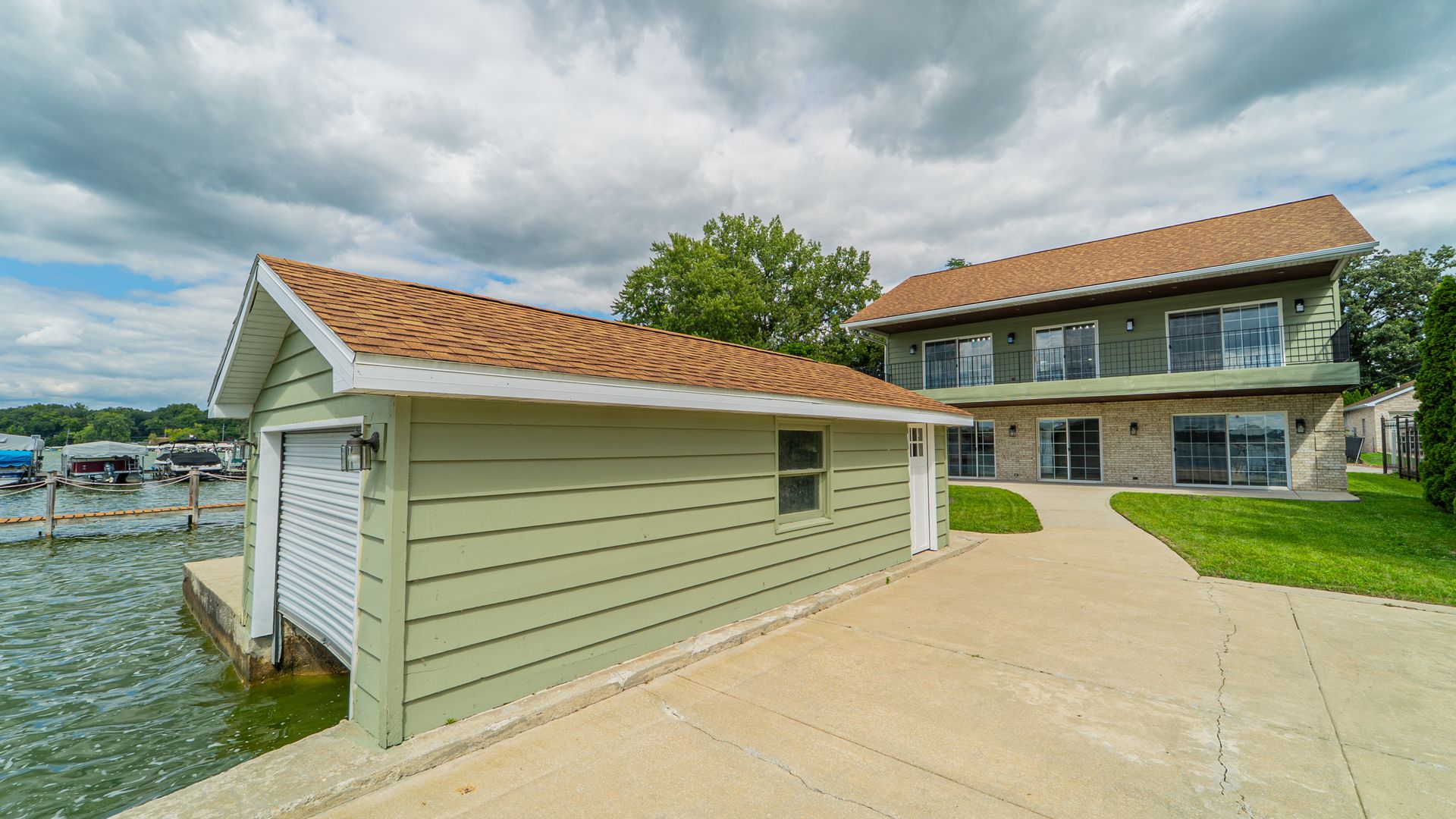 Cedar Lake Apartment: 13336 Fulton St