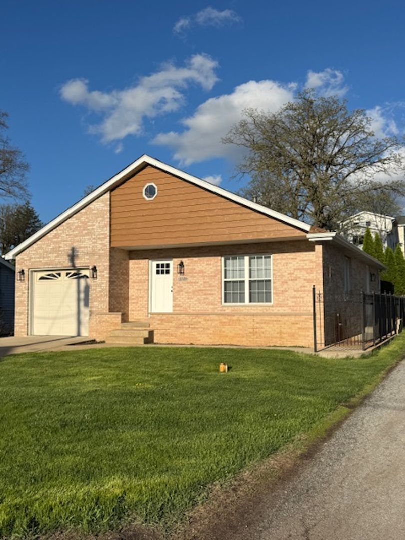 Cedar Lake House: 13339 Fulton St