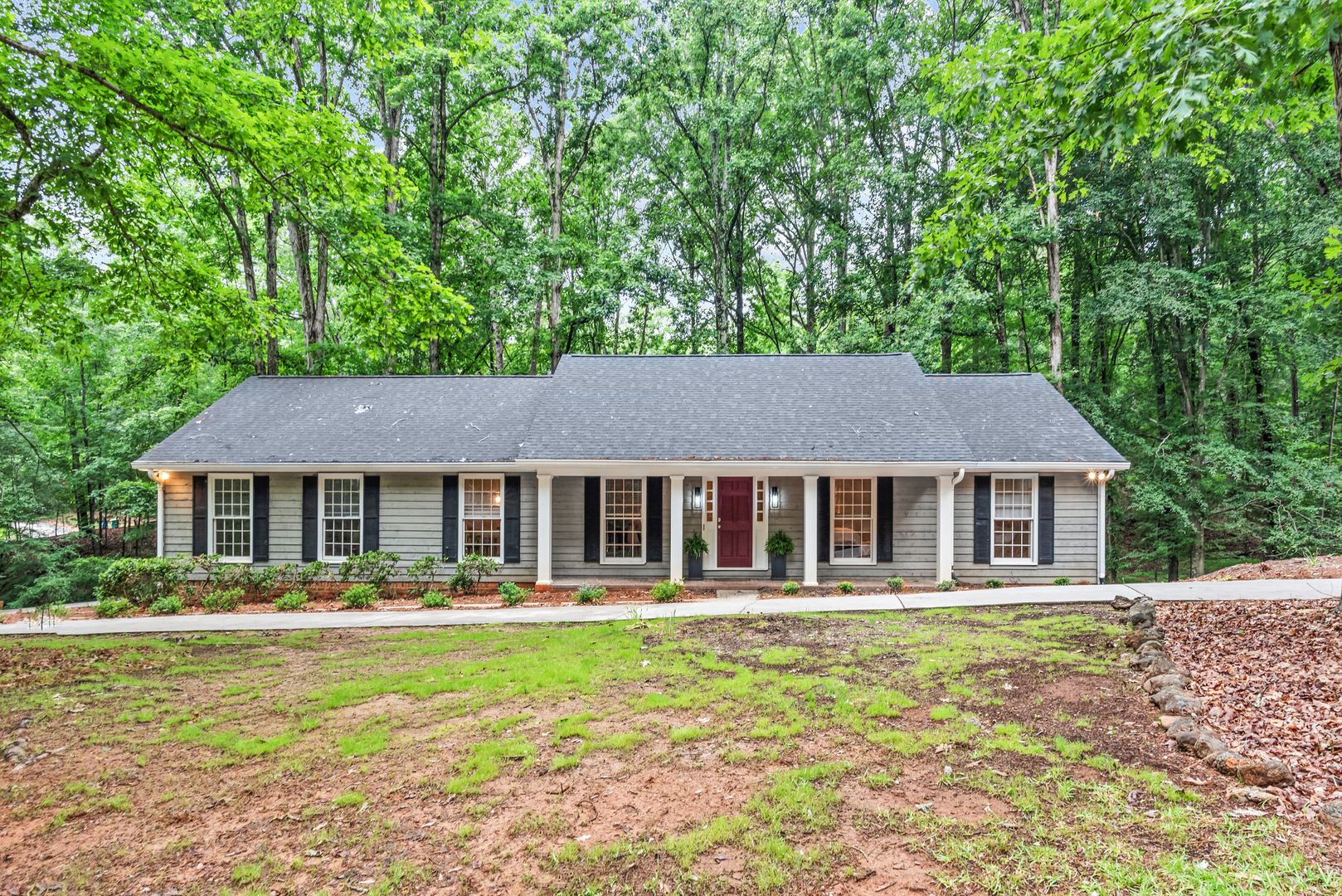 Athens House: 161 Pinecrest Terrace