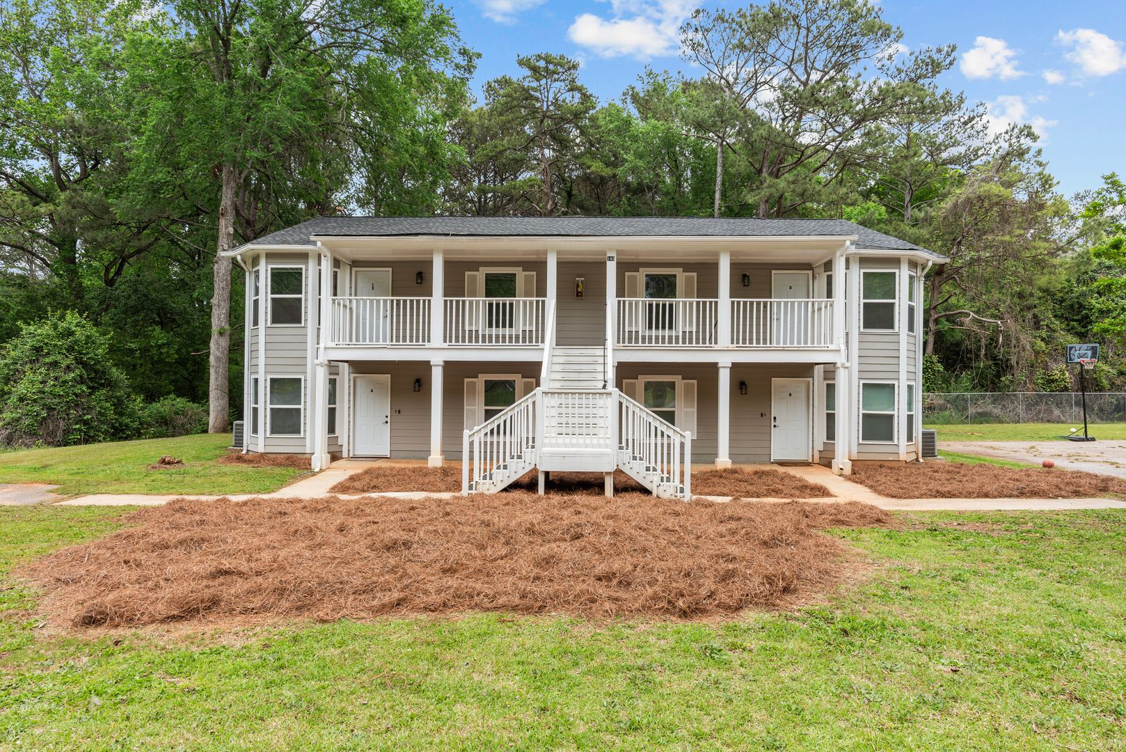 Athens Apartment: 140 Cumberland Court