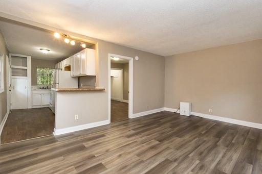 Affordable One-Bedroom Apartment Near Brainerd Road – photo 1