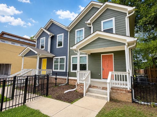 Beautiful Well-Sized Townhome | 3BR Located In Highland Park | Minutes From Downtown & UTC Campus – photo 1