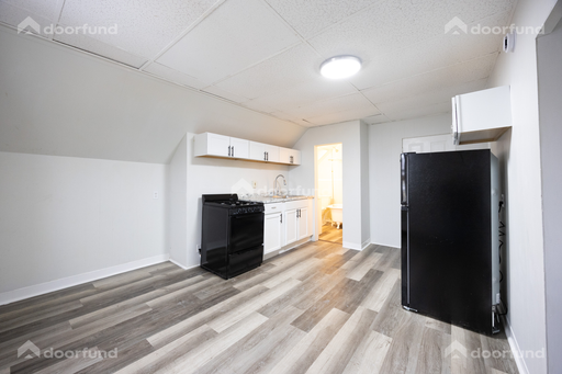 3rd Floor Studio Ready for Renters!