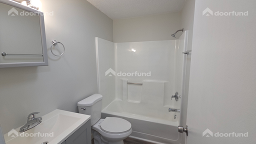 Newly Renovated 1 Bedroom Apartment