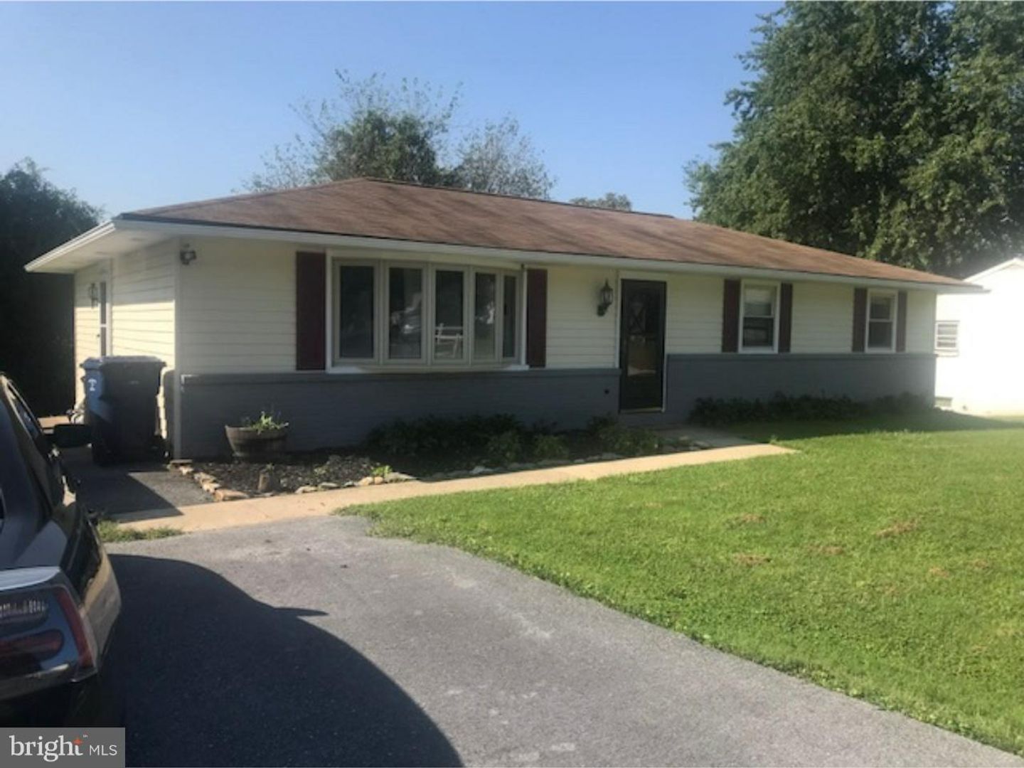 Coatesville House: 950 W Chestnut St