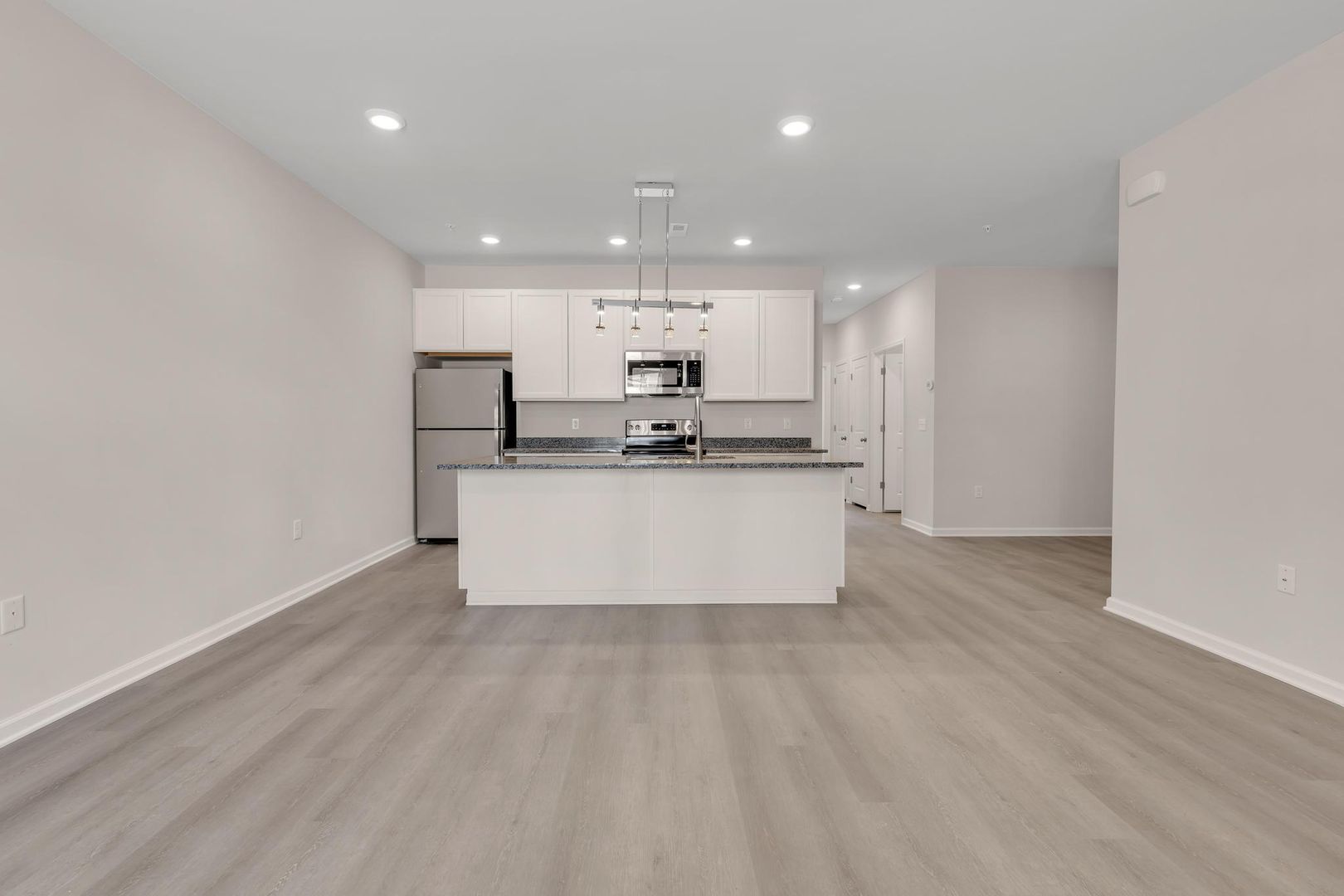 Parkesburg Apartment: 100 Wildflower Lane