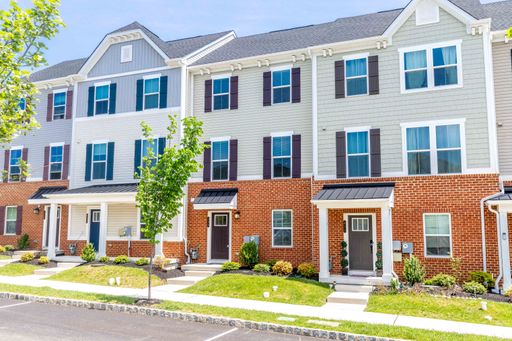 Luxury Townhouse in Stonecliffe of Atwater!