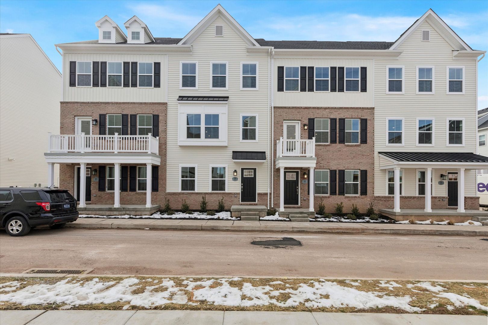 Bridgeport House: 18 Anderson Dr