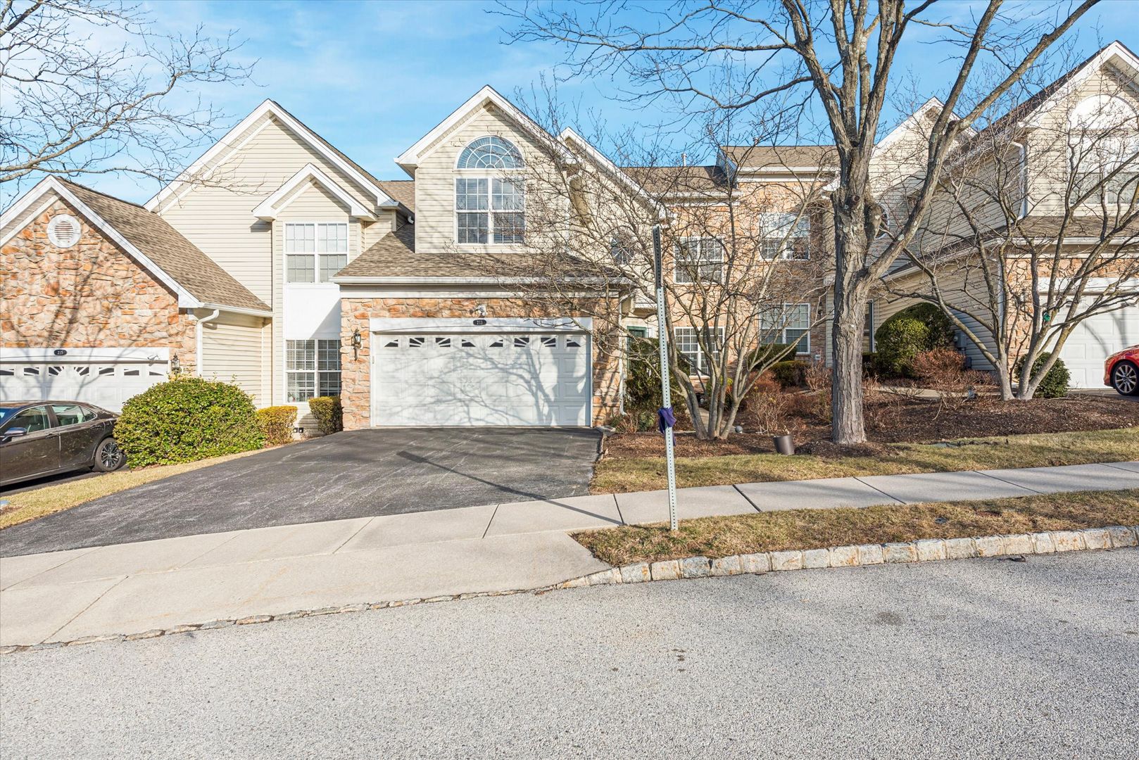 West Chester House: 213 Silverbell Ct