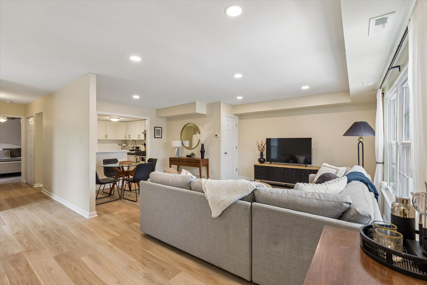 Devon House: 437 Old Forge Crossing