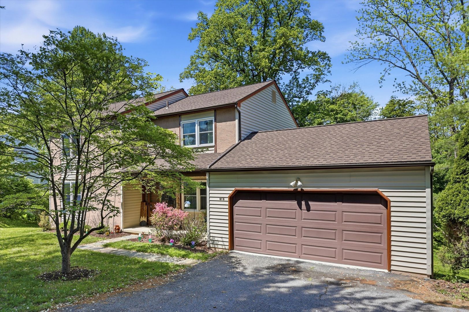 West Chester House: 615 W Rosedale Ave