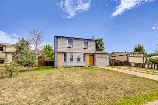 Beautiful 3 bed, 3 bath home in Panorama! Available September 10th! – photo 1