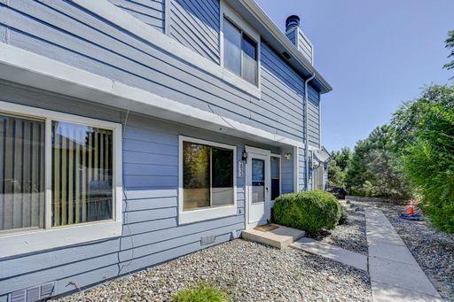 2-Story Townhome! – photo 1