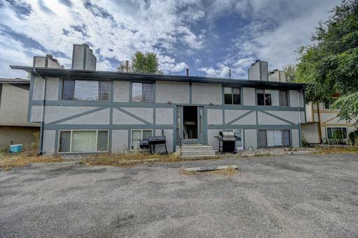 Updated 2 bedroom, 1 bath Close to Powers! – photo 1
