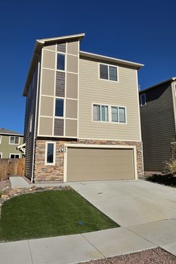 3 Bedroom + Bonus Room, 2.5 Bath MODERN beauty! – photo 1