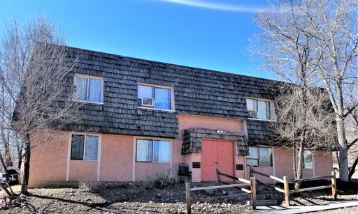 Updated Upper Unit On WEST SIDE! – photo 1
