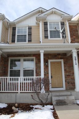 Town Home in The Bluffs at Spring Creek – photo 1