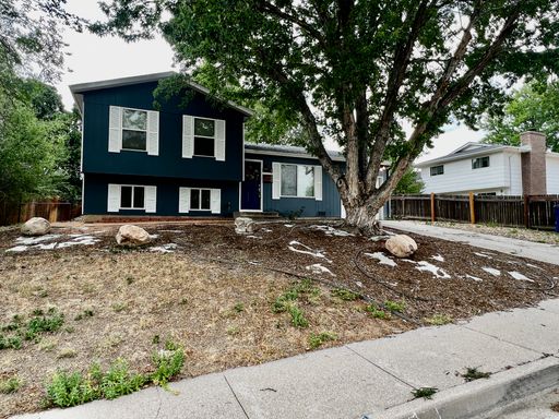 Completely Renovated 4 Bed, 2 bath in Eastborough! – photo 1